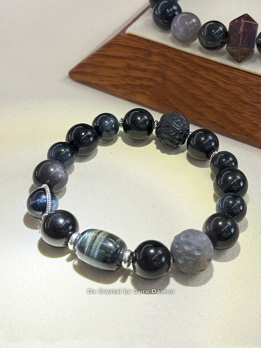 FLUNE Crystal Bracelet for inner strength and resilience